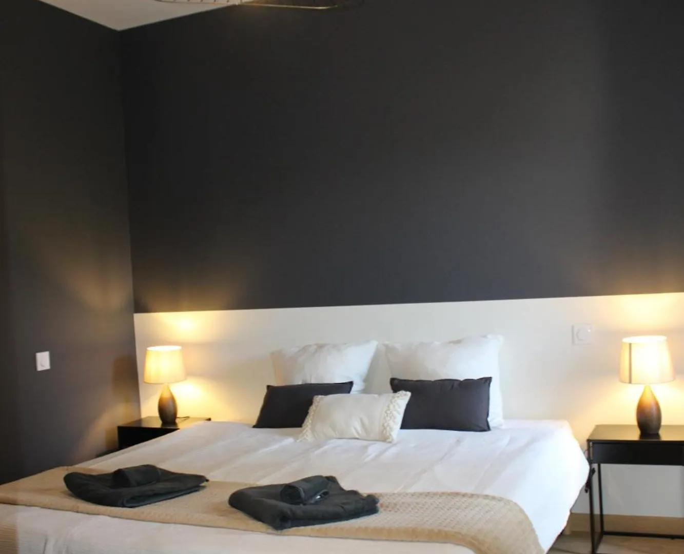 Gite Au Chateau Montboucher-sur-Jabron 0*,