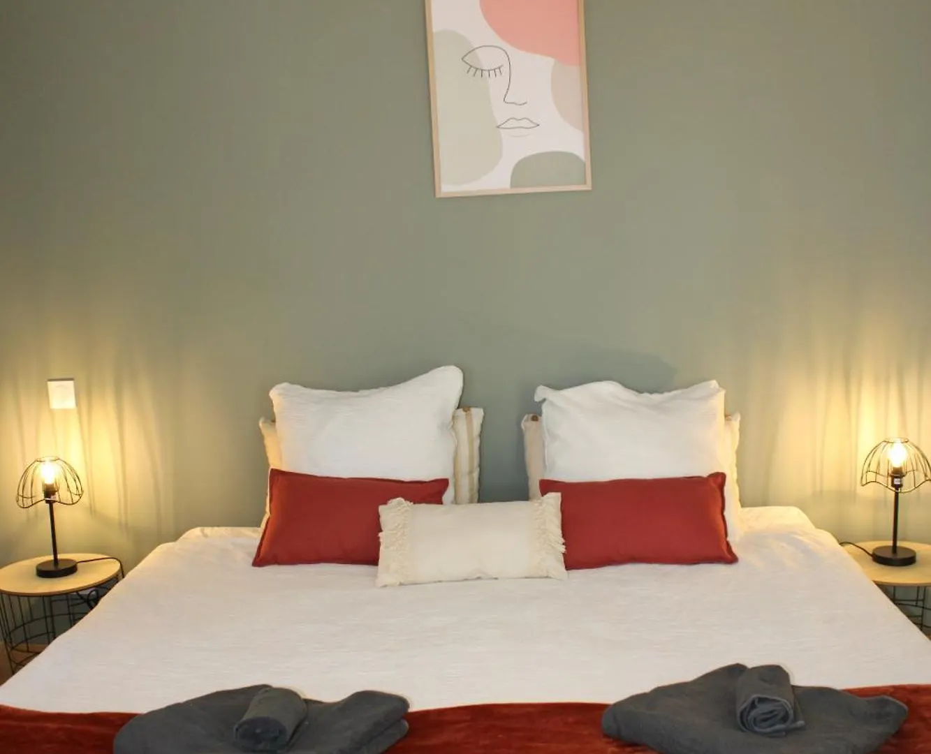 Gite Au Chateau Montboucher-sur-Jabron Apartament